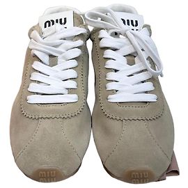 Miu Miu Baskets en daim Plum Suede Beige Marron