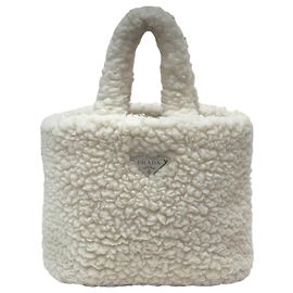 Prada Sac Tote Triangle Logo em lã, cashmere e shearling, Marfim Branco