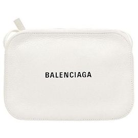 Balenciaga Bolso bandolera blanco tipo cámara Blanco