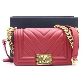 Chanel Bolsa de ombro e transversal Red Chevron Boy pequena com corrente dourada Vermelho
