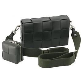 Bottega Veneta Intrecciato Pouch Strap Cassette Bag stamp: Black