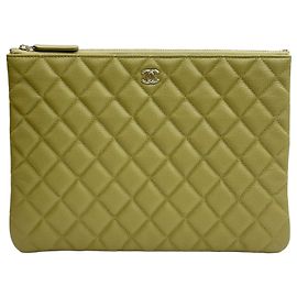 Chanel Pochette Classic Olive Medium Caviar Gold Vert