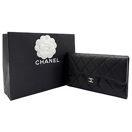 Chanel Portafoglio Flap in Caviar Argento Classico Nero