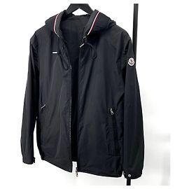 Moncler Giacca a vento con cappuccio nera Nero