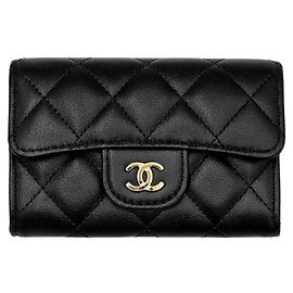 Chanel Tarjetero de piel de cordero Negro