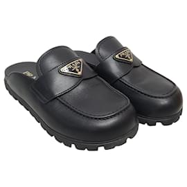 Prada Mule de couro com logotipo triangular preto Preto