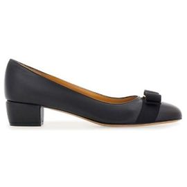 Salvatore Ferragamo Escarpins à nœud Noir
