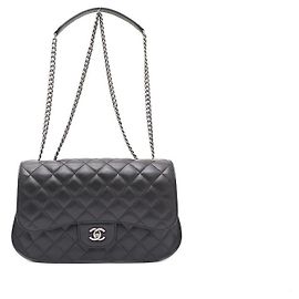 Chanel Borsa a tracolla e crossbody Vintage in agnello CC con logo argento Nero
