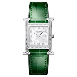Hermès Orologio Heure da Donna Modello Piccolo Argento con Diamanti e Cinturino in Alligatore Verde