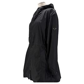 Prada Giacca a vento lunga in Re-Nylon con logo Triangle Nero