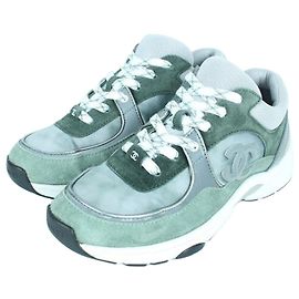 Chanel Baskets Cruise en daim vert Vert