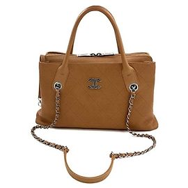 Chanel Bolsa de ombro com corrente Caviar Season Marrom
