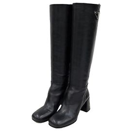 Prada Botas altas de piel cepillada con logotipo triangle Plata