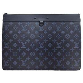 Louis Vuitton Pochette Discovery GM Clutch Bleu