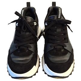 Hermès Sneakers Black Condition Black