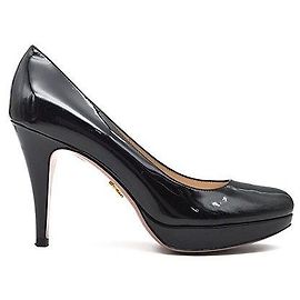 Prada Escarpins vernis Noir