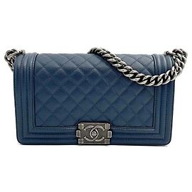 Chanel Borsa Caviar Boy Medium Blu