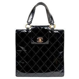 Chanel Sac cabas matelassé en cuir verni noir Noir