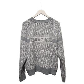 Dior Pull en maille cachemire gris réversible avec motif oblique
Col rond Marron