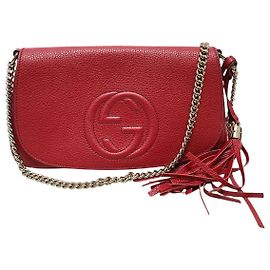 Gucci Bolsa crossbody de couro com tassel vermelho Soho com corrente Vermelho