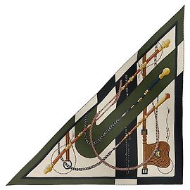 Hermès Sciarpa gigante Clic-Clac Triangle in cashmere e seta Marrone