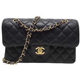 Chanel Borsa a Spalla Classic Flap in Caviar Gold Small Nero