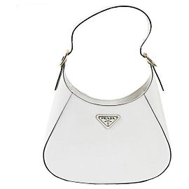 Prada Bolsa de ombro em couro Medium estampa: OOO Prata