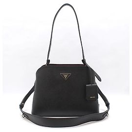 Prada Borsa a tracolla Martini Medium in Saffiano nero con finiture dorate Nero