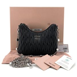 Miu Miu Bolsa de Ombro Hobo com Corrente de Nappa e Cristais Crossbody Vermelho