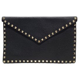 Valentino Rockstud Envelope Clutch aus schwarzem Leder Schwarz