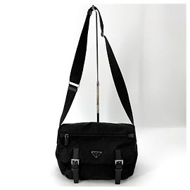 Prada Bolso bandolera de nylon con logotipo triangular Plata