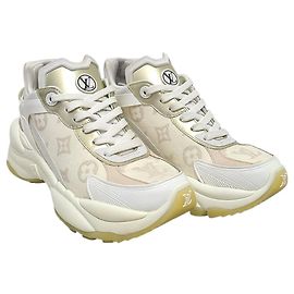 Louis Vuitton Tênis Denim Run com monograma bege e dourado Marrom