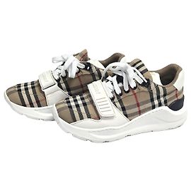 Burberry Tênis de couro bege Marrom