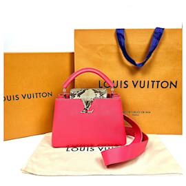 Louis Vuitton Bolsa Capucines BB Top Handle em Python Rosa Rosa