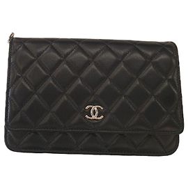 Chanel Série WOC em pele de cordeiro com adornos de pérolas Branco