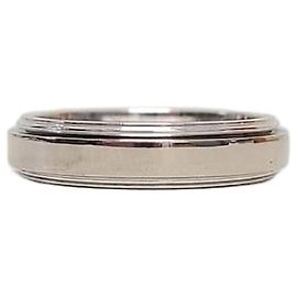 Piaget White Gold Possession Ring White