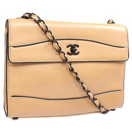 Bolsa de ombro com corrente em couro bege Chanel Bege