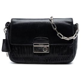 Borsa a tracolla Prada Black Nappa Gaufre Sound Lock Nero