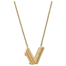 Collana Louis Vuitton LV&ME V Initial Pendant D'oro