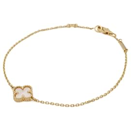 Bracciale charm Sweet Alhambra di Van Cleef & Arpels Bianco D'oro