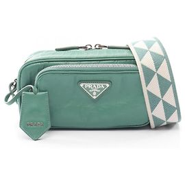 Bolsa de ombro em nappa antique Prada Verde