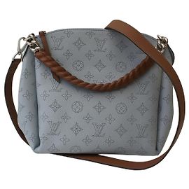 Bolsa de ombro Louis Vuitton Monogram Empreinte em couro azul céu Modelo Babylone Chain Marrom Azul