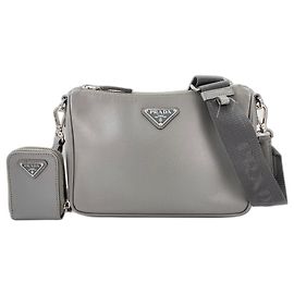 Bolsa de ombro em couro cinza Prada Marrom