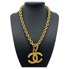 Collier Chanel Coco Mark en lave avec placage or Doré