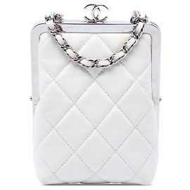 Chanel White CC Abendclutch aus gestepptem Acryl und Lammfell mit Kette Weiß