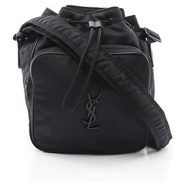 Yves Saint Laurent Bolsa de ombro Saint Laurent Paris Niki Small Nylon e couro Preto