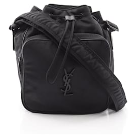 Yves Saint Laurent Sac à bandoulière Saint Laurent Paris Niki Small Nylon et cuir Noir