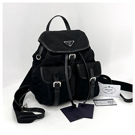 Prada Mochila de nylon negra con logotipo triangular y dos bolsillos Negro
