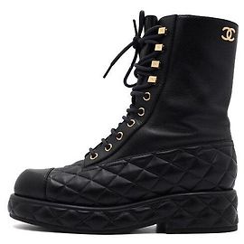 Chanel Botas de caminhada femininas pretas acolchoadas com logotipo CC dourado Preto