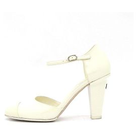 Chanel Ivory Patent Strap Damenschuhe Weiß